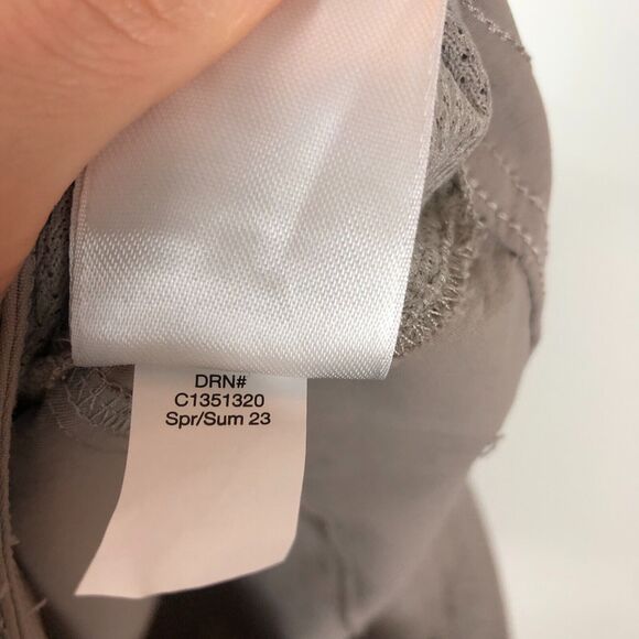 Eddie Bauer Summer Trail Tan Cargo Shorts Hiking Women's Size 16 - Picture 8 of 9